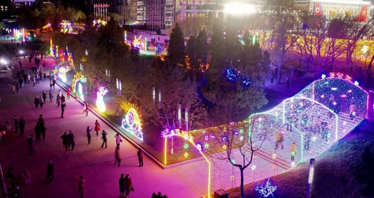 Illumination festival added festive atmosphere to the nocturnal view of Pyongyang.